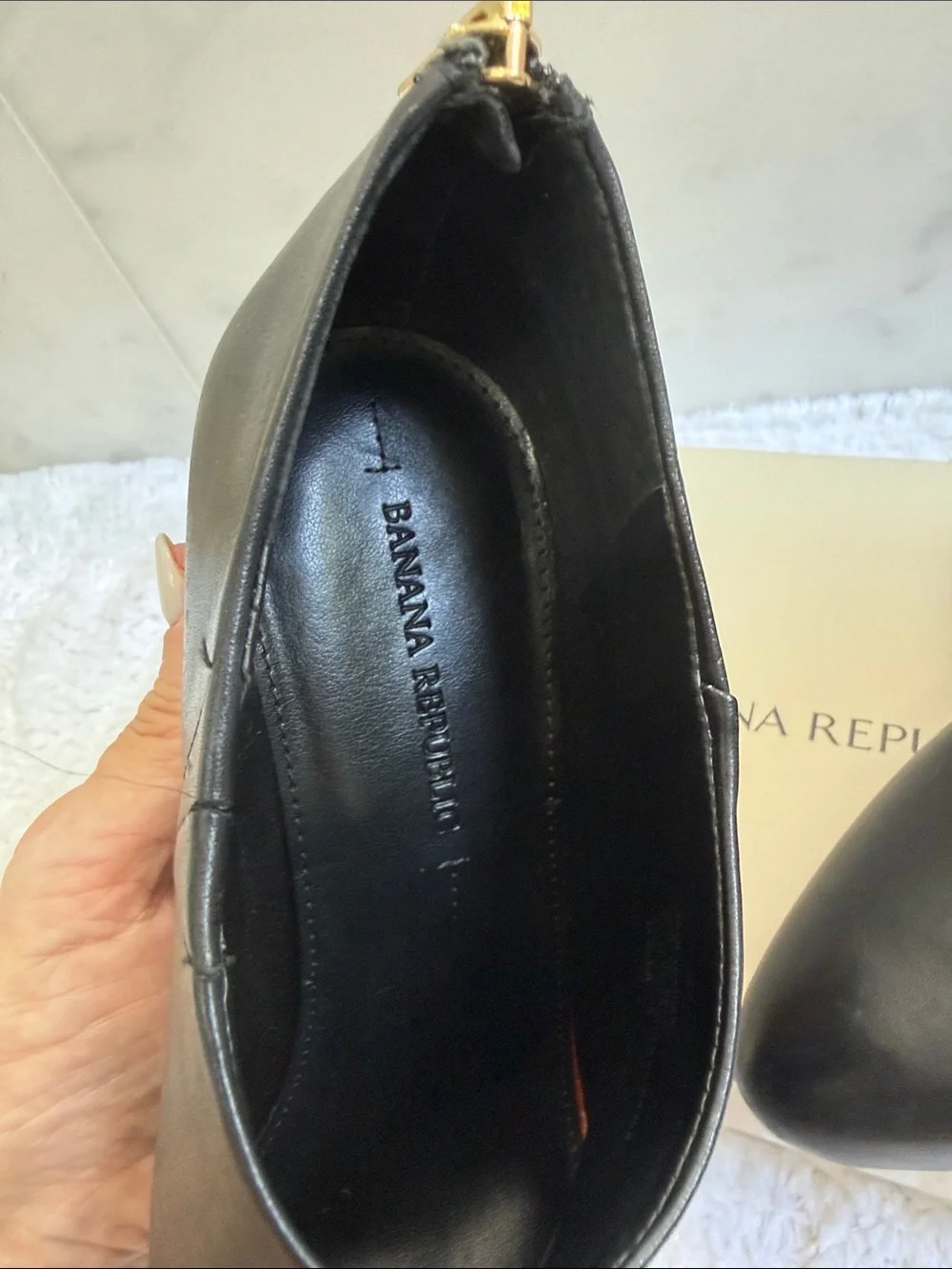 Banana Republic silhouette stacked